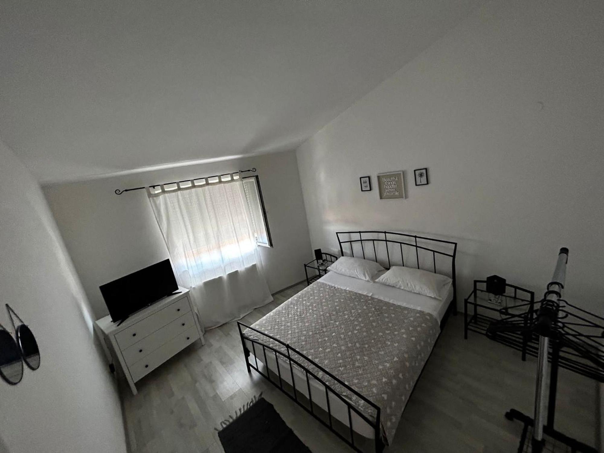 Apartments Petrovic Pirovac Quarto foto